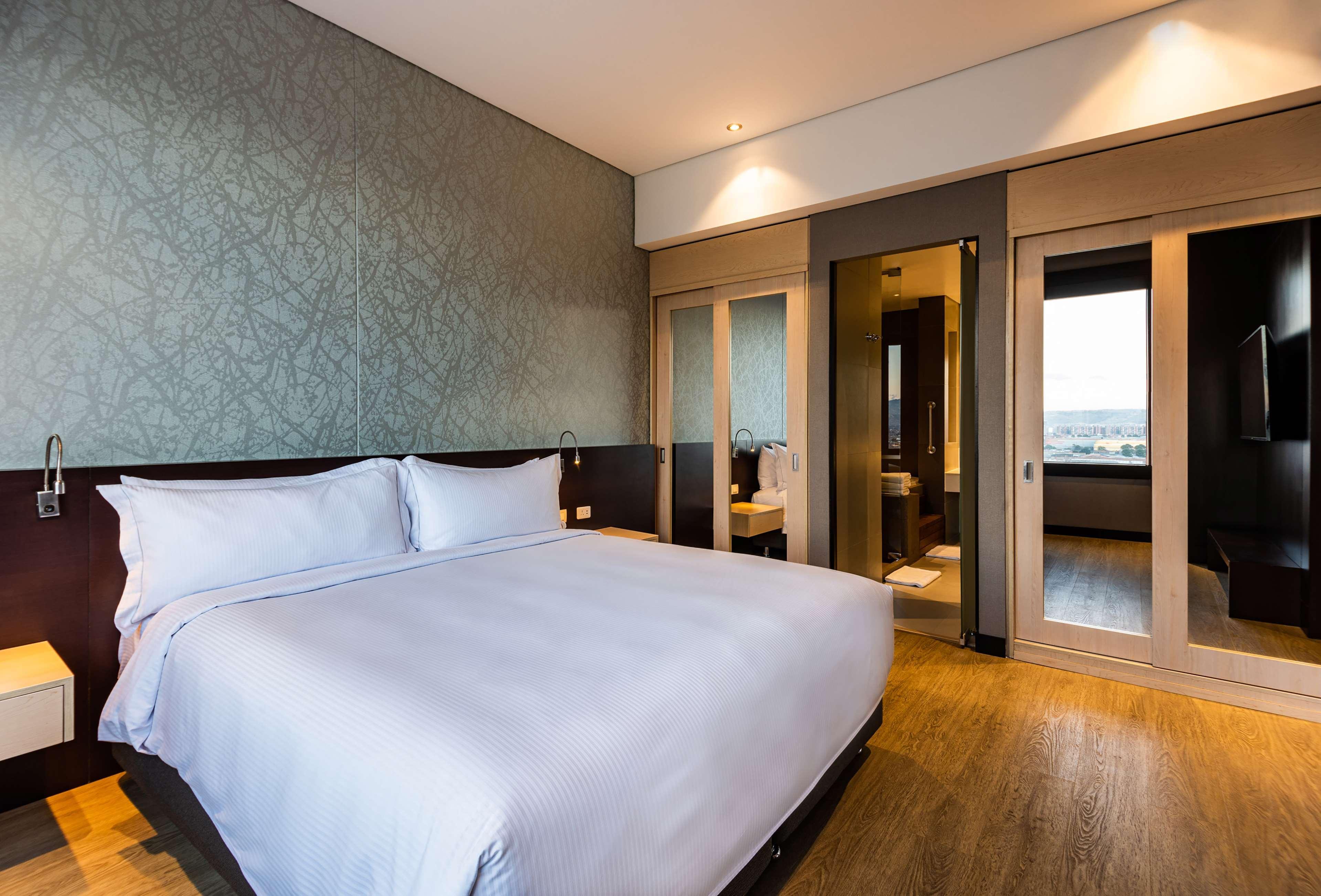 Hilton Doubletree Bogota Salitre Ar Hotel Exterior photo Deluxe Room