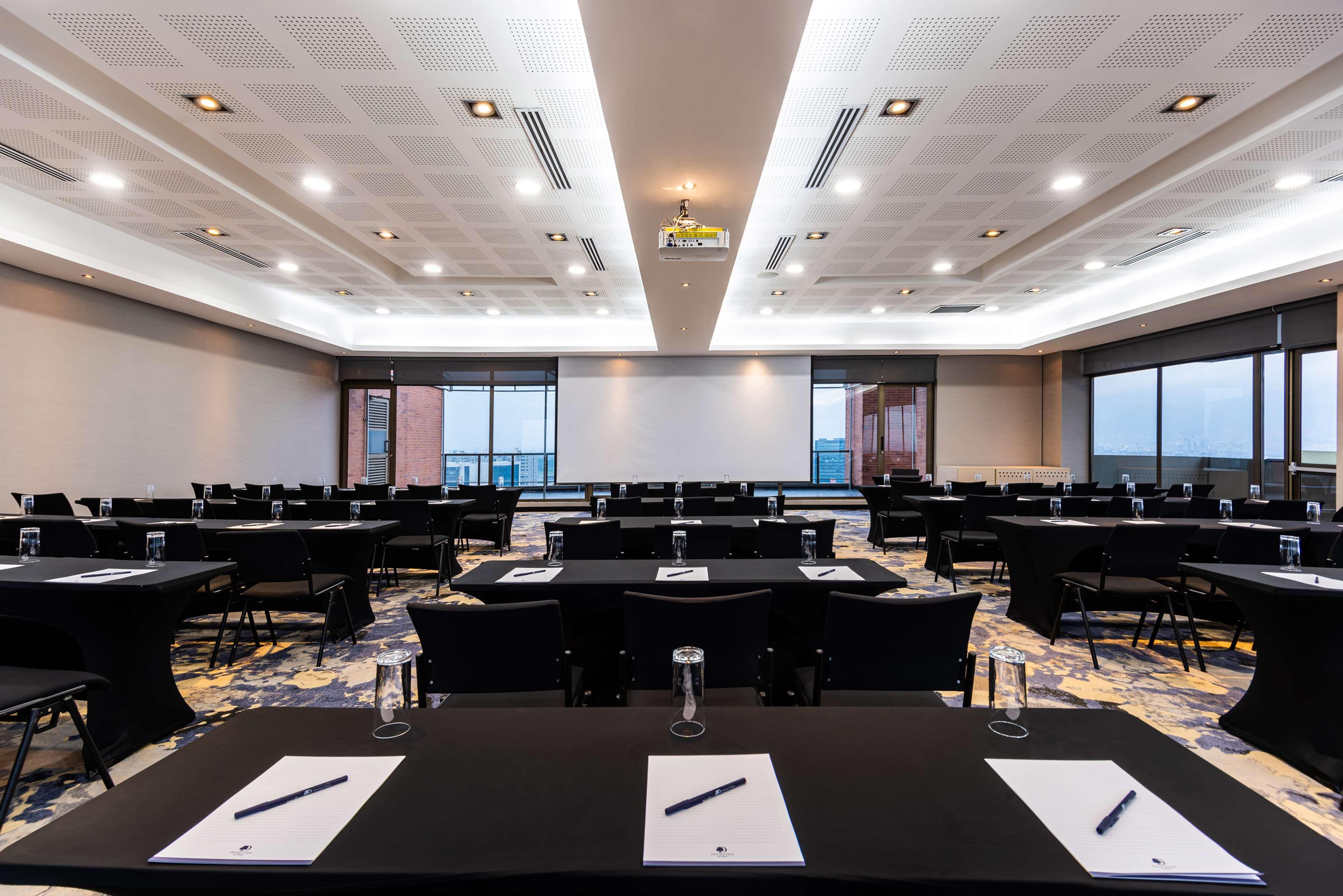 Hilton Doubletree Bogota Salitre Ar Hotel Exterior photo Meeting room