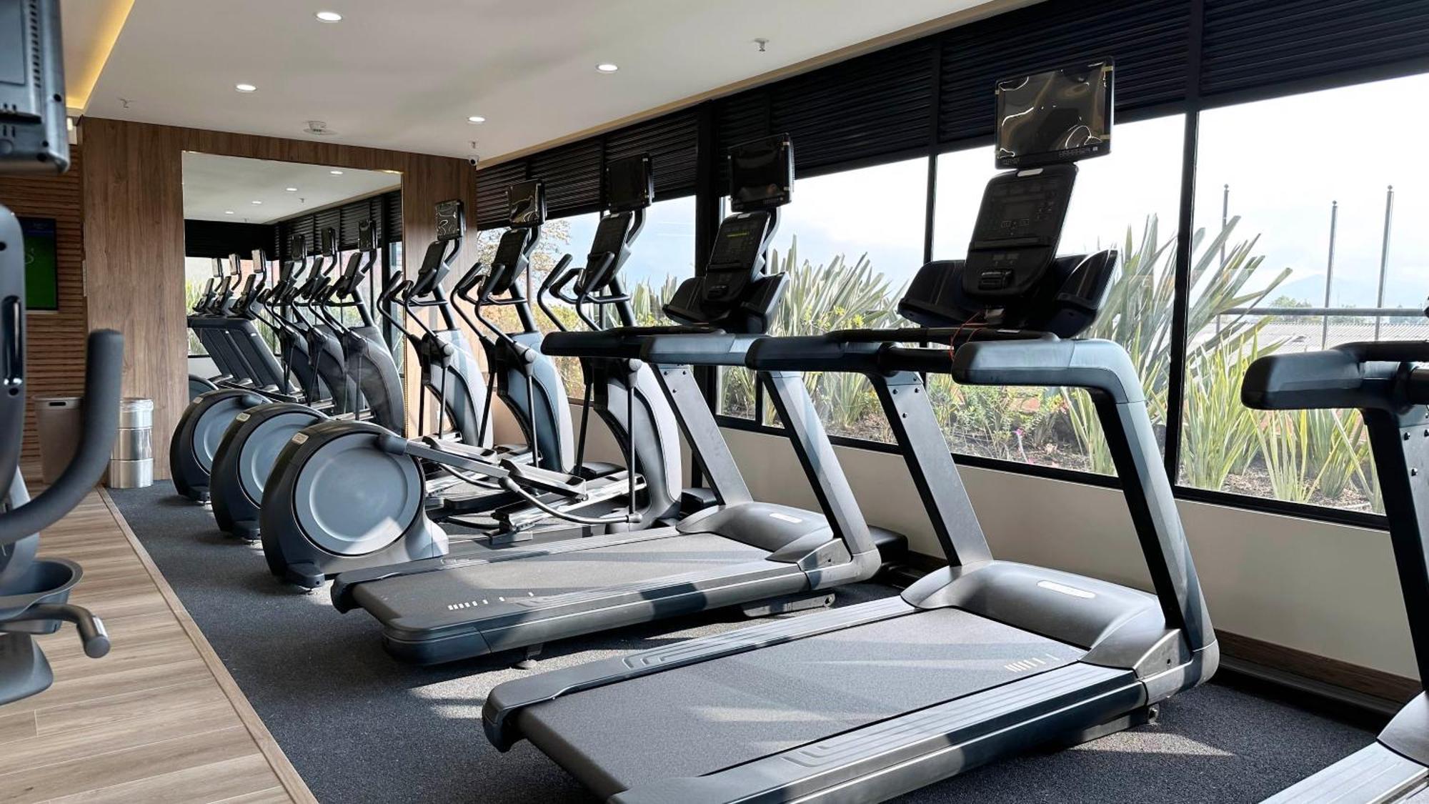Hilton Doubletree Bogota Salitre Ar Hotel Exterior photo A row of treadmills