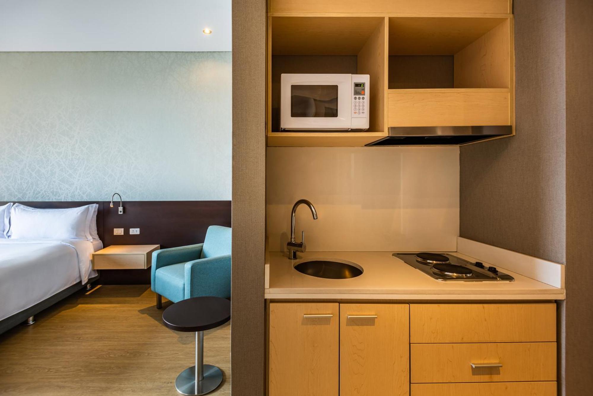 Hilton Doubletree Bogota Salitre Ar Hotel Exterior photo A kitchenette in a hotel room