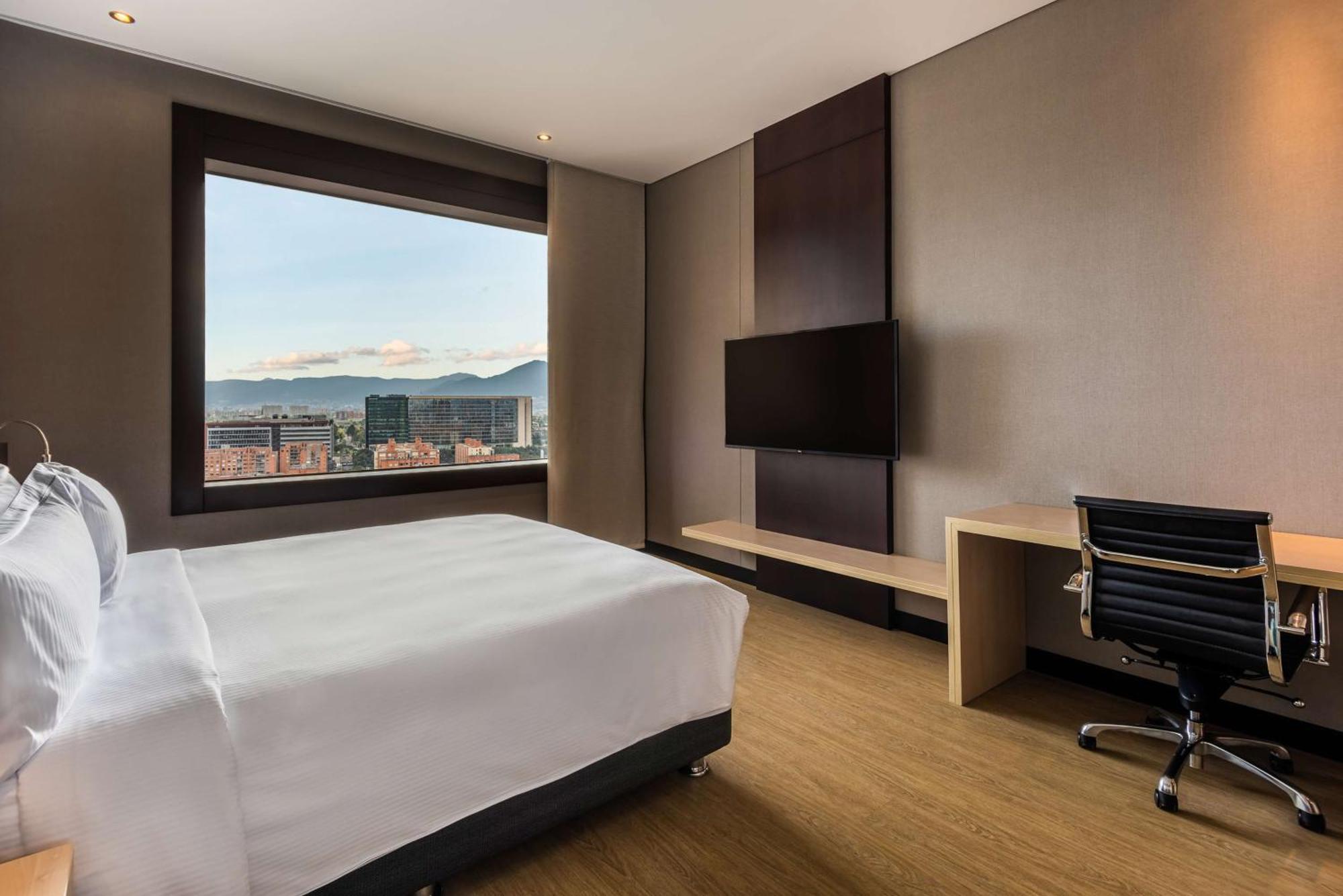 Hilton Doubletree Bogota Salitre Ar Hotel Exterior photo Deluxe Room