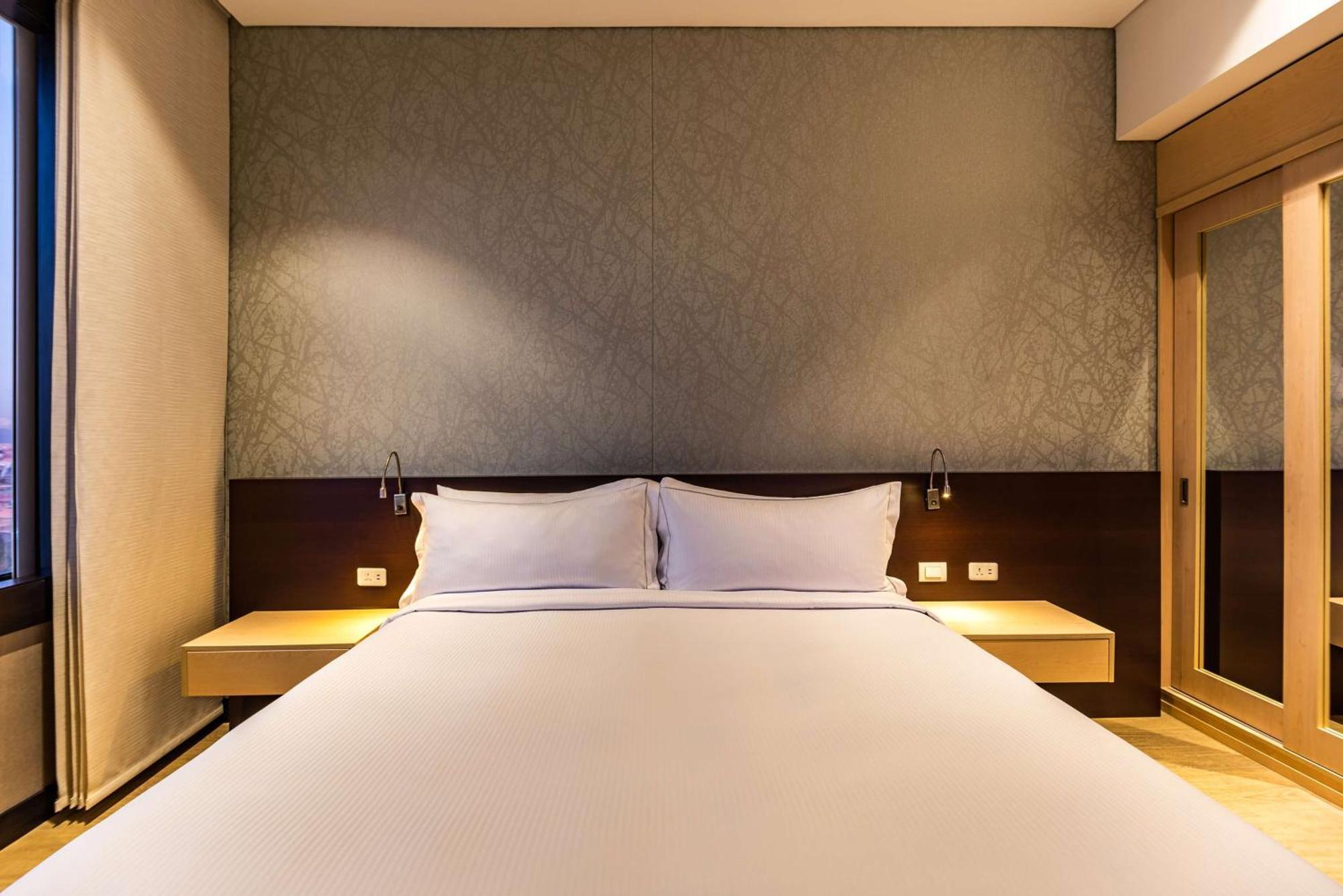 Hilton Doubletree Bogota Salitre Ar Hotel Exterior photo A bedroom at the hotel