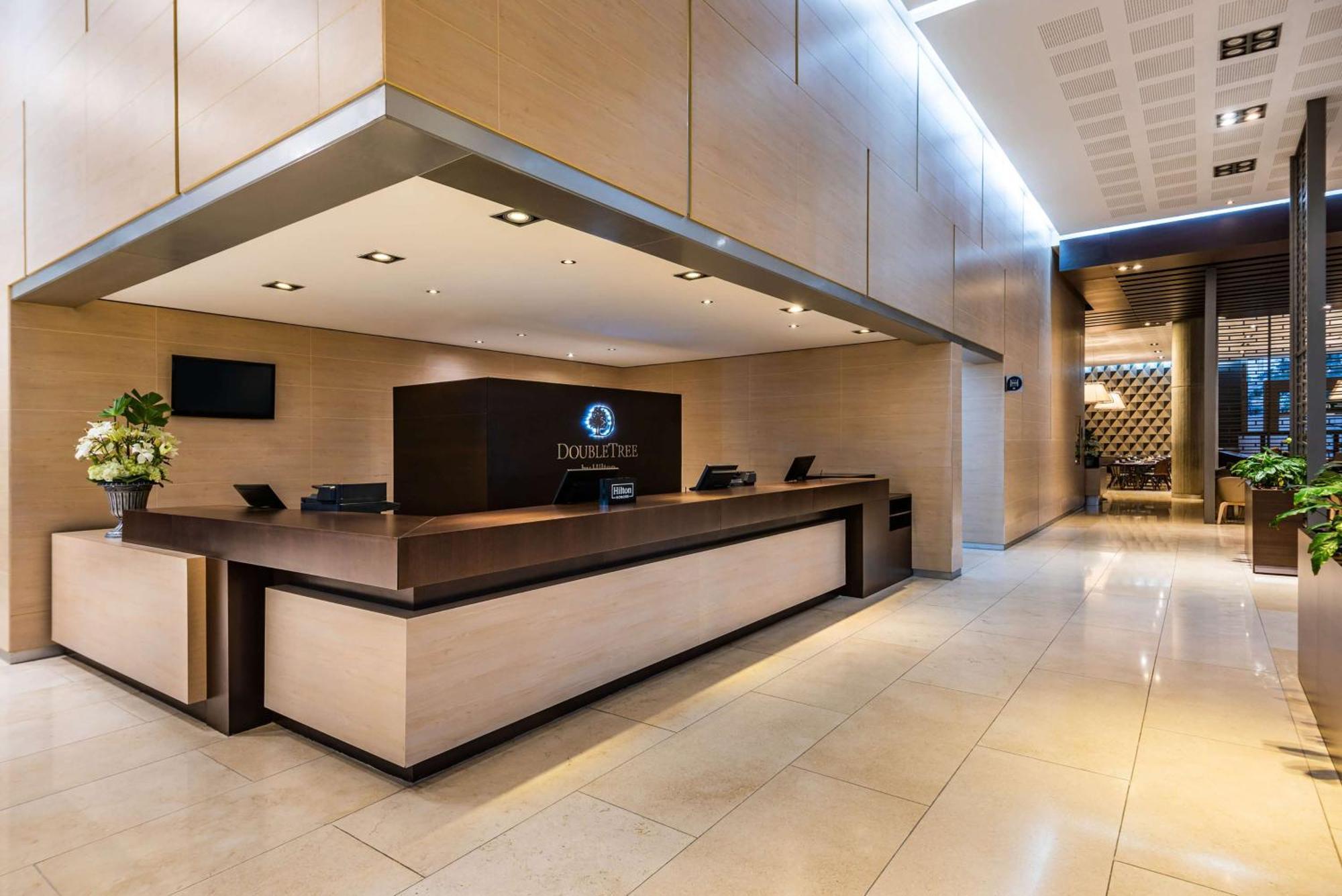 Hilton Doubletree Bogota Salitre Ar Hotel Exterior photo Reception desk at the hotel