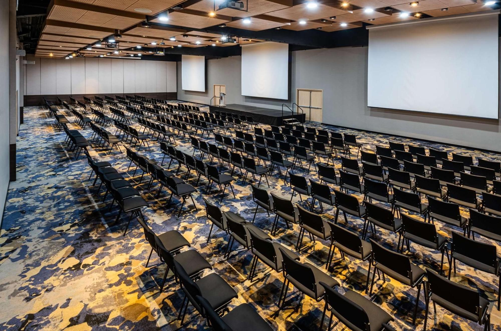 Hilton Doubletree Bogota Salitre Ar Hotel Exterior photo The International Centre