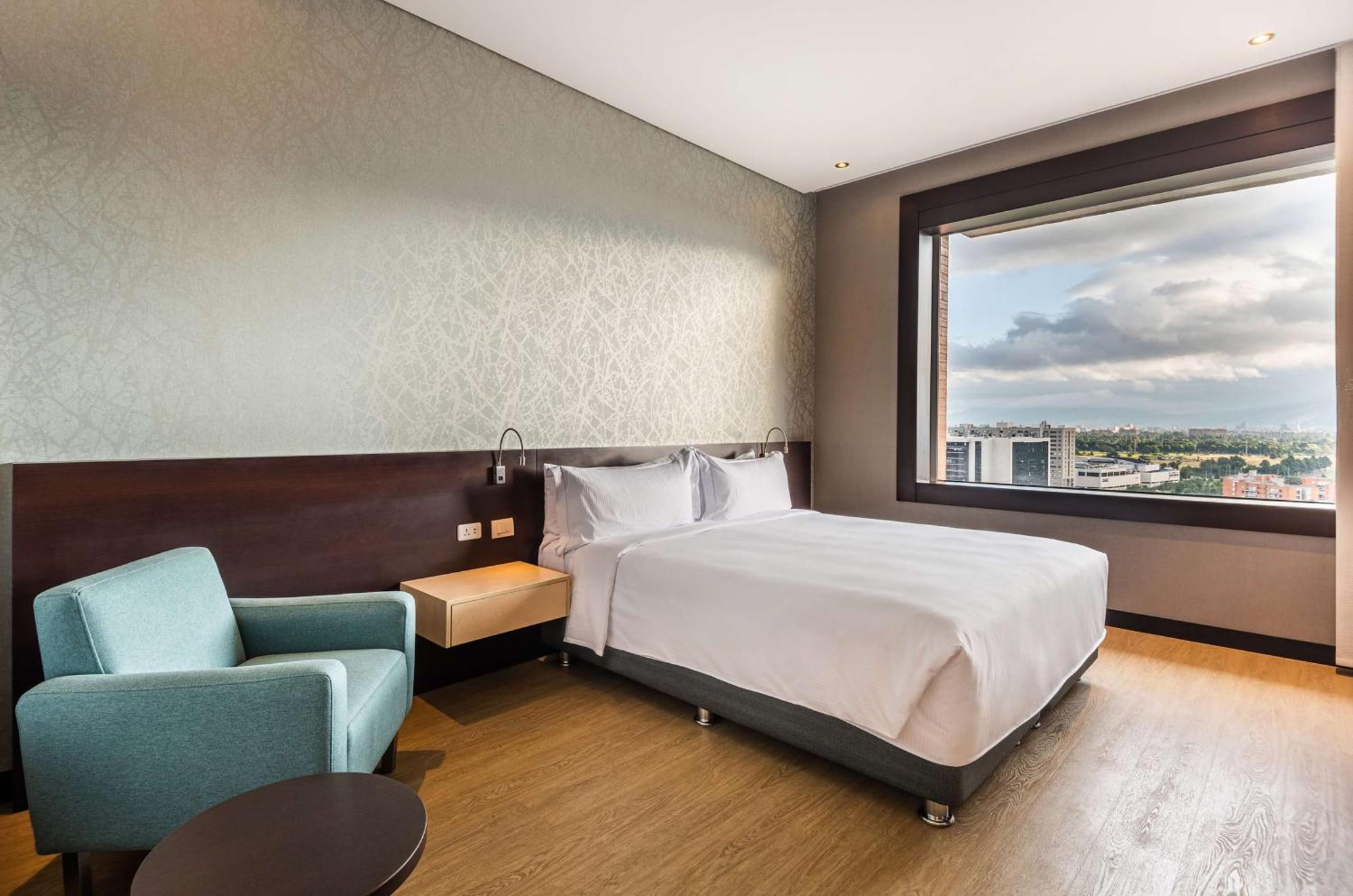Hilton Doubletree Bogota Salitre Ar Hotel Exterior photo