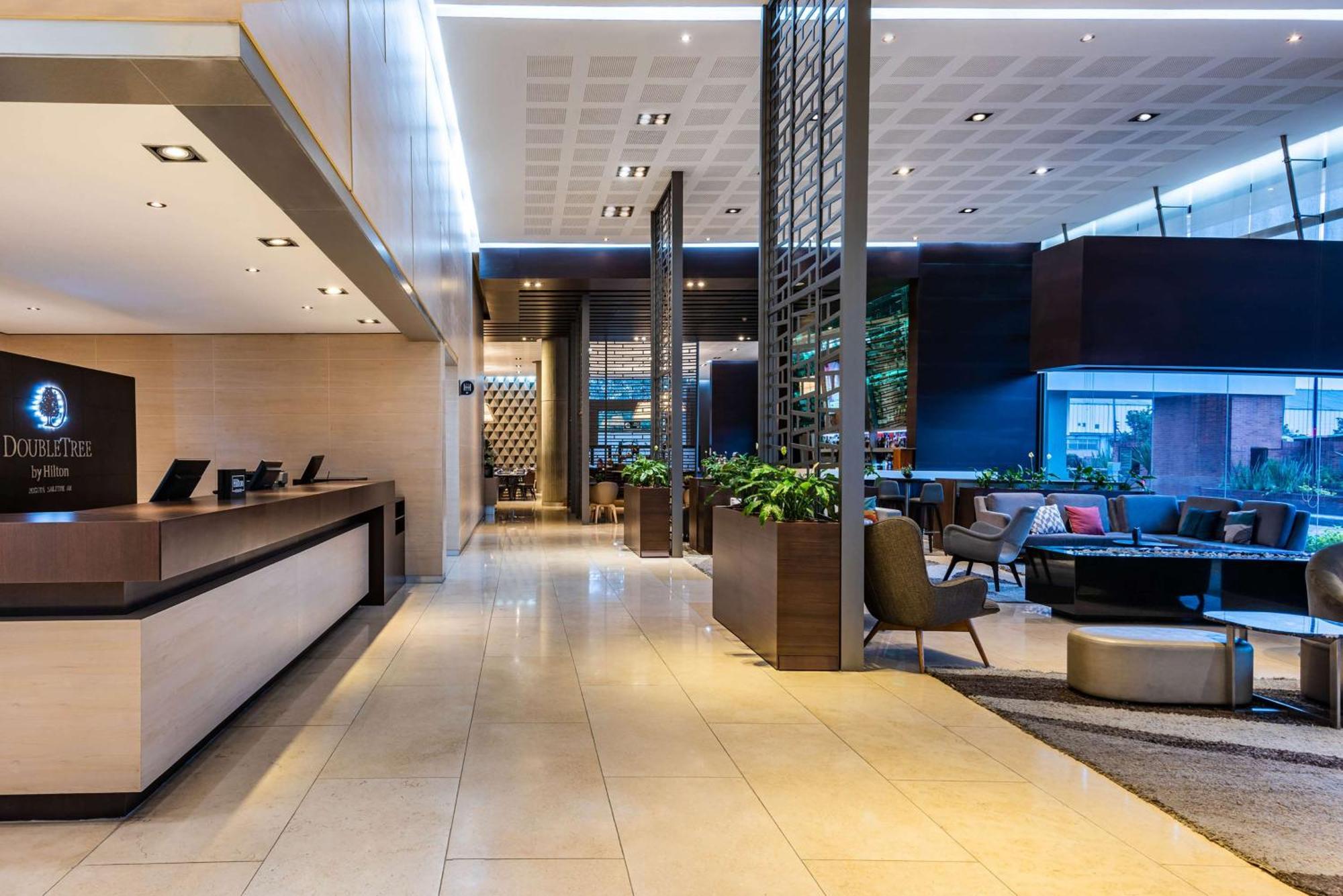 Hilton Doubletree Bogota Salitre Ar Hotel Exterior photo The lobby of the hotel