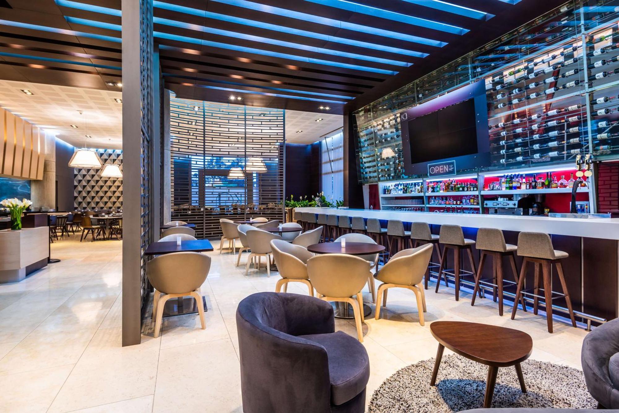 Hilton Doubletree Bogota Salitre Ar Hotel Exterior photo The lounge at the airport