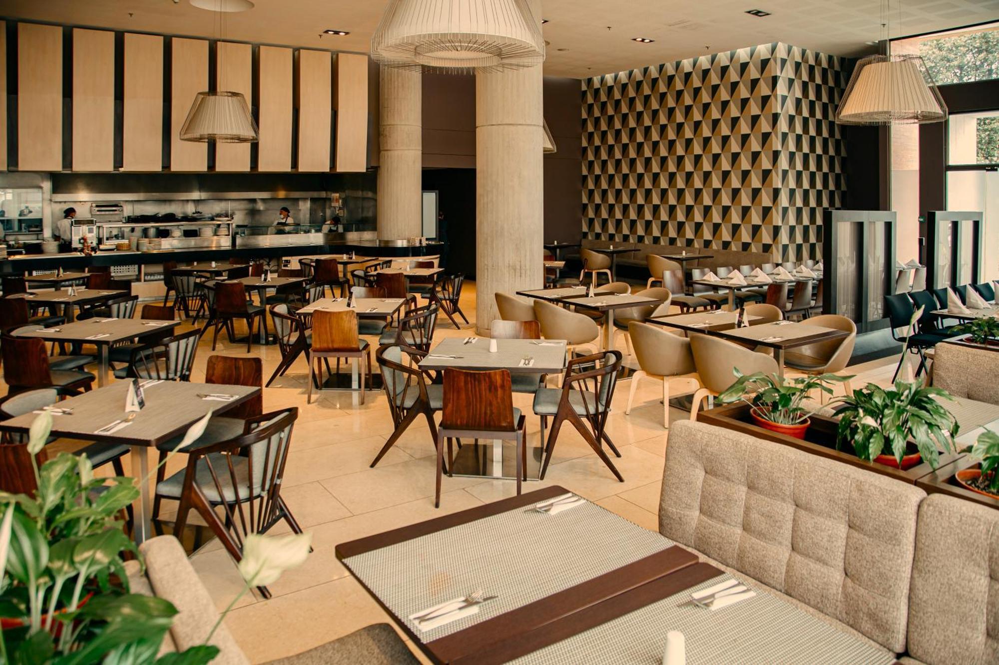 Hilton Doubletree Bogota Salitre Ar Hotel Exterior photo The interior of the restaurant