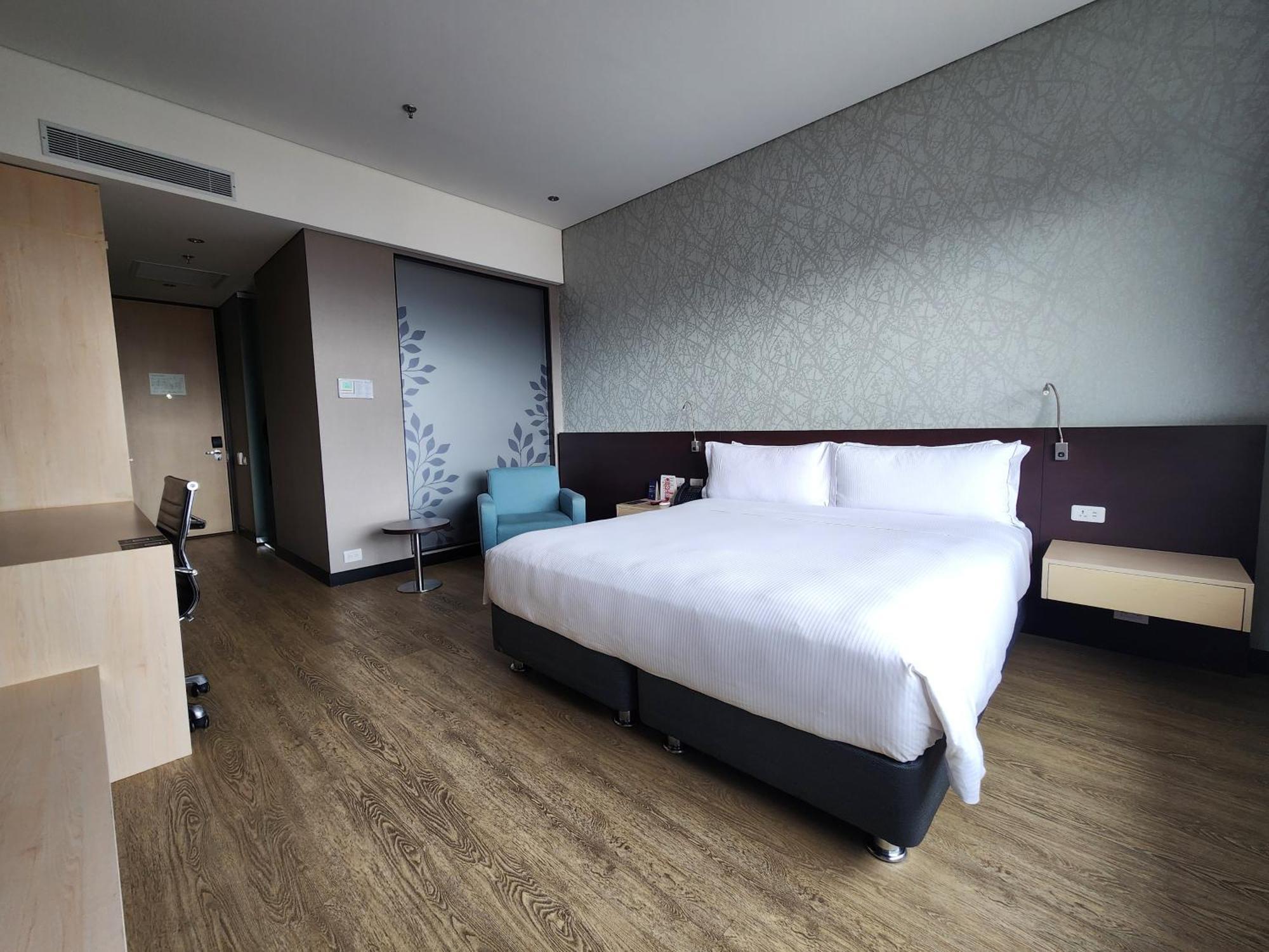 Hilton Doubletree Bogota Salitre Ar Hotel Exterior photo Deluxe room