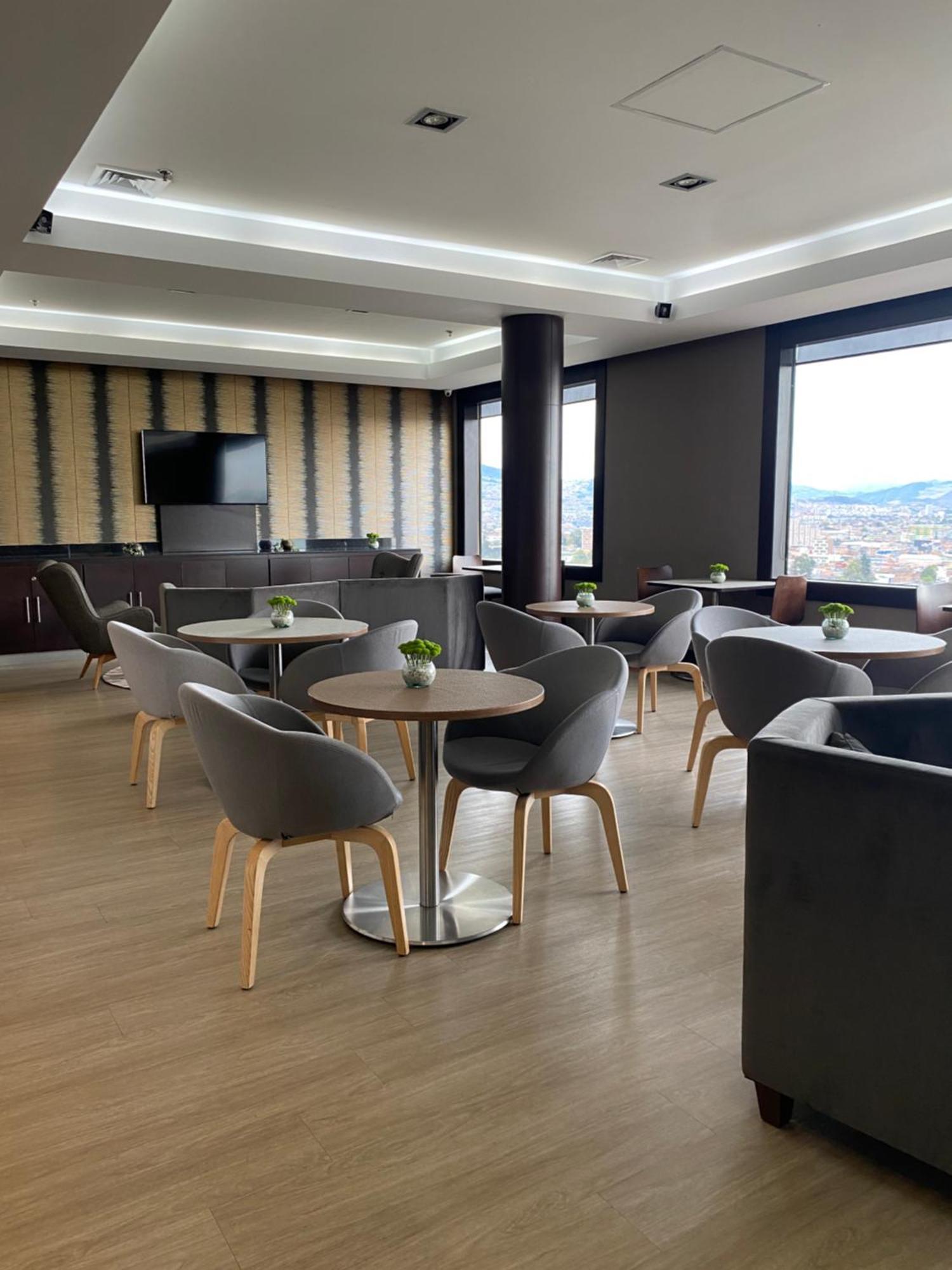 Hilton Doubletree Bogota Salitre Ar Hotel Exterior photo The lounge at the airport.